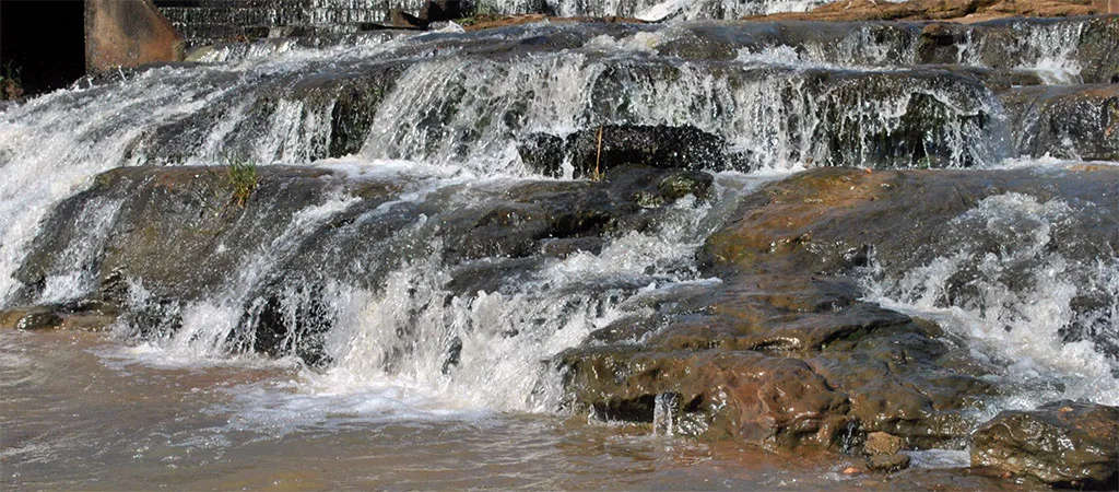 Corredeiras Corrego agua Limpa 01