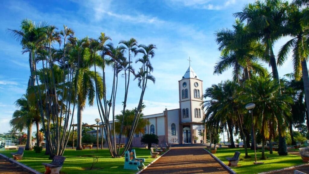 MARINÓPOLIS Foto1 Igreja praca