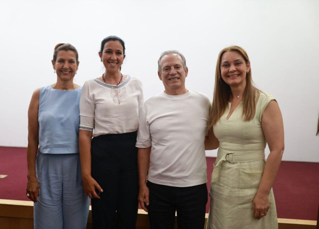 Encontro Jorge Lima (Secretário Estadual de Desenvolvimento Econômico) com prefeitos da AMA Foto14 Celia Reni Jorge Lima e Mireli