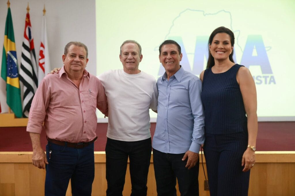 Encontro Jorge Lima (Secretário Estadual de Desenvolvimento Econômico) com prefeitos da AMA Foto15 Adilson Jorge Lima Sebastiao Santos Tania