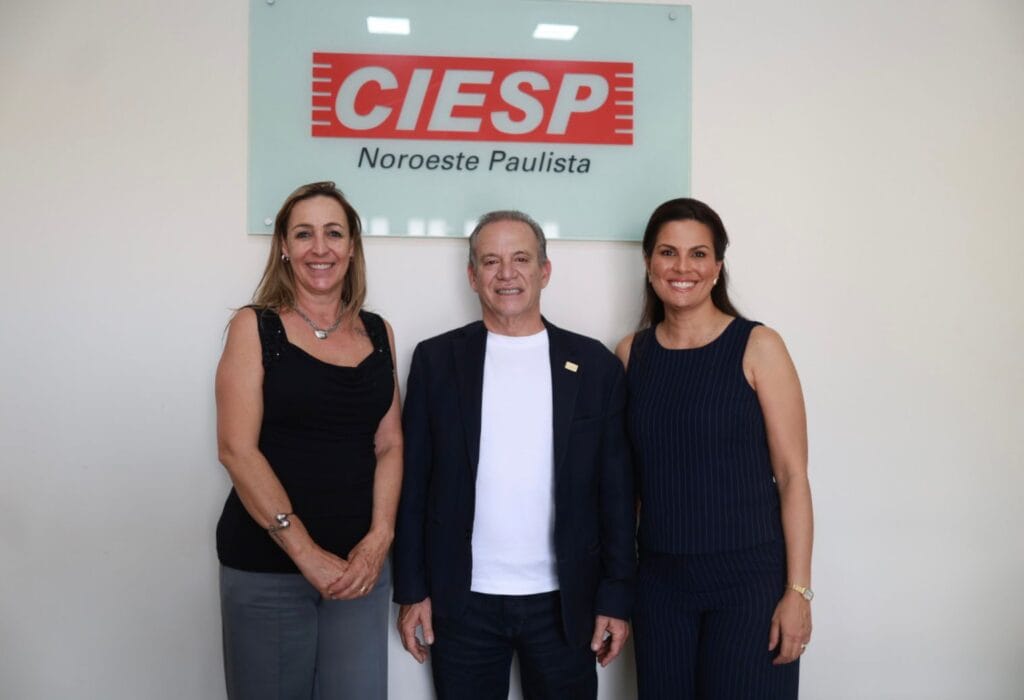 Encontro Jorge Lima (Secretário Estadual de Desenvolvimento Econômico) com prefeitos da AMA Foto23 Suzi Jorge Lima Tania