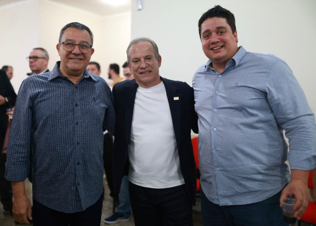Encontro Jorge Lima (Secretário Estadual de Desenvolvimento Econômico) com prefeitos da AMA Foto24 Jorge Lima dois