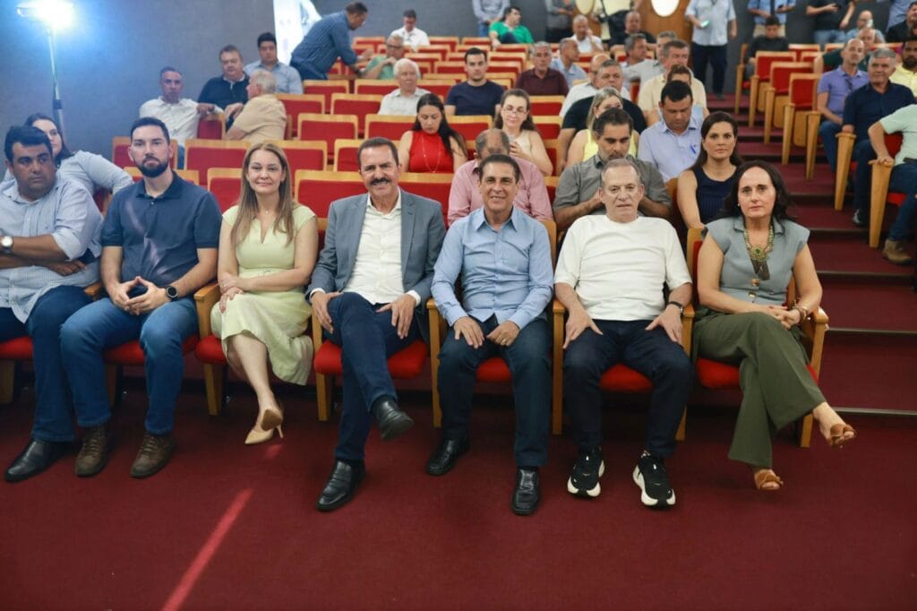 Encontro Jorge Lima (Secretário Estadual de Desenvolvimento Econômico) com prefeitos da AMA Foto7 Aldina Jorge Lima Sebastiao Santos Itamar Borges Mirelli e Xandao