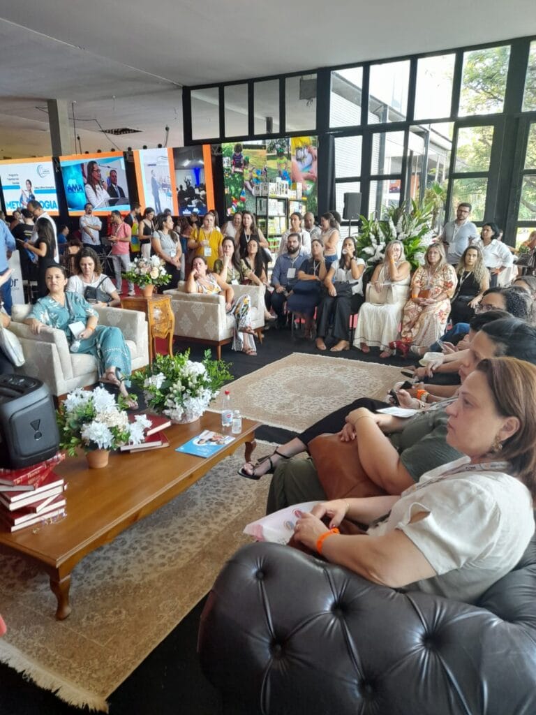 Foto12 Palestra Claudia2