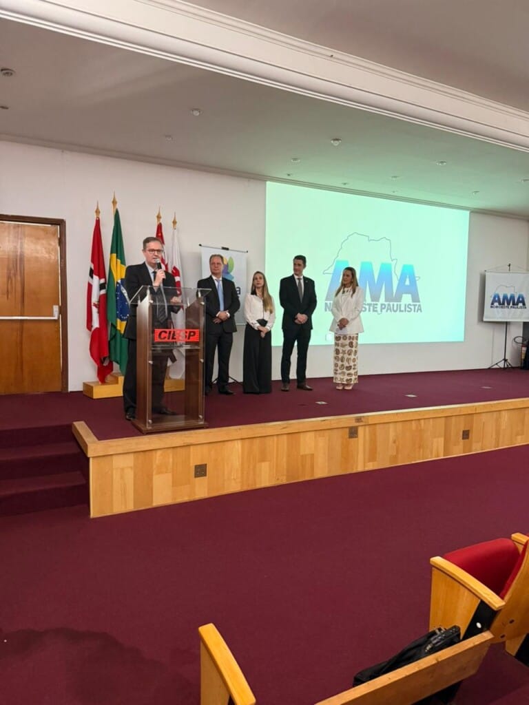 Foto2 Dr. paulo Falando