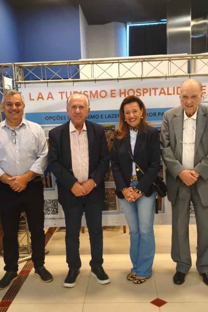 3ª EXPOSIÇÃO E 1º FÓRUM DE TURISMO – LAA TURISMO E HOSPITALIDADE Foto10 Leandro Silvia Misiara Jarbas
