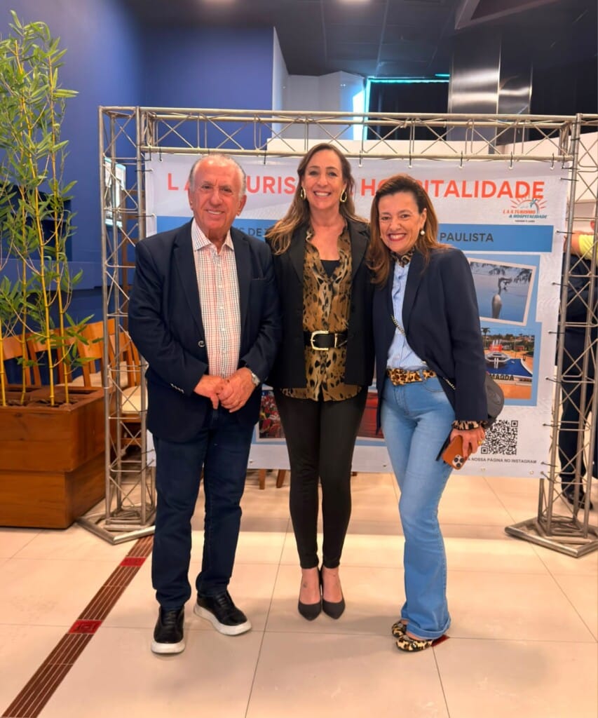 3ª EXPOSIÇÃO E 1º FÓRUM DE TURISMO – LAA TURISMO E HOSPITALIDADE Foto11 Misiara Suzi Silvia
