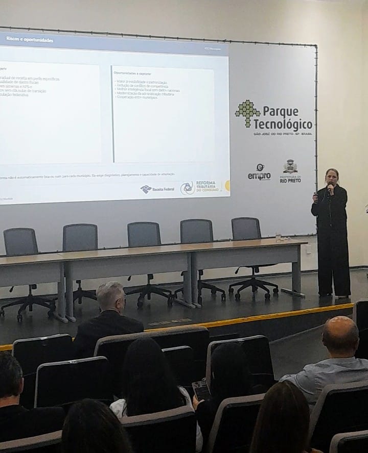 Foto4 Palestra Carolinae Daniela Segunda Palestra